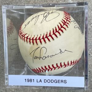 Vtg 1981 LA Dodgers 8x Signed Baseball Tommy Lasorda Sax Garvey Yeager Monday